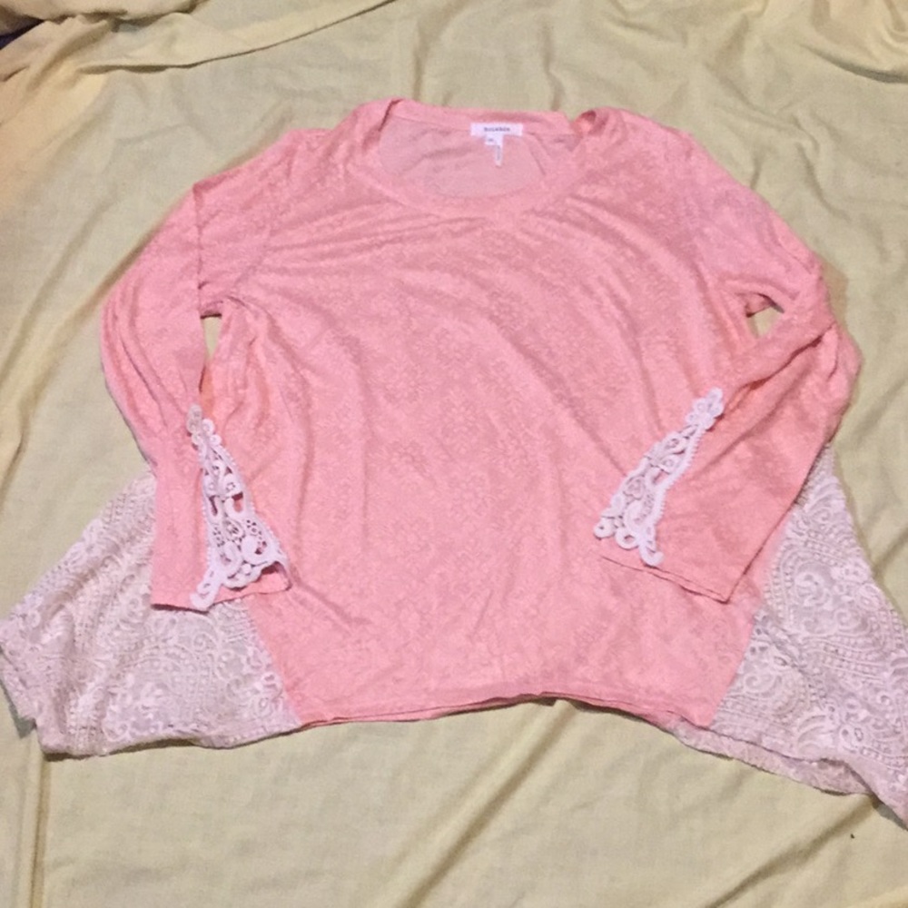 1X Peach Lace Trim Top